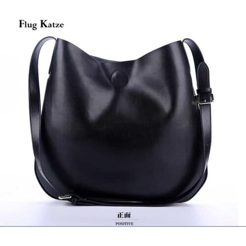 Flug Katze Women's Green Bags