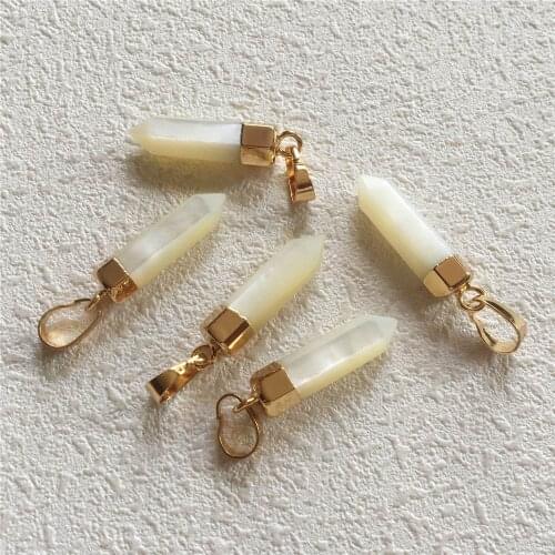 FUWO Wholesale Natural Mother Of Pearl Point Pendants Gold Cap Spike Shape Positive Energy Healing Shell Jewelry PD598