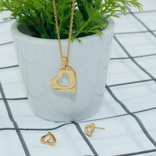 New Stainless Steel Heart Necklace Love Pendant Necklace Set Girl Gifts Moms Girlfriends Love Jewelry
