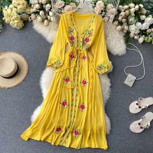 Womens Dress Travel Photography Holiday Long Dress 2020 New Retro Ethnic Style Embroidered V-neck Lantern Sleeve Dress Y1034
