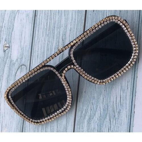 Oversized frame sunglasses heart-shaped frame handmade with diamond decoration ladies blackout sunglasses retro travel UV400
