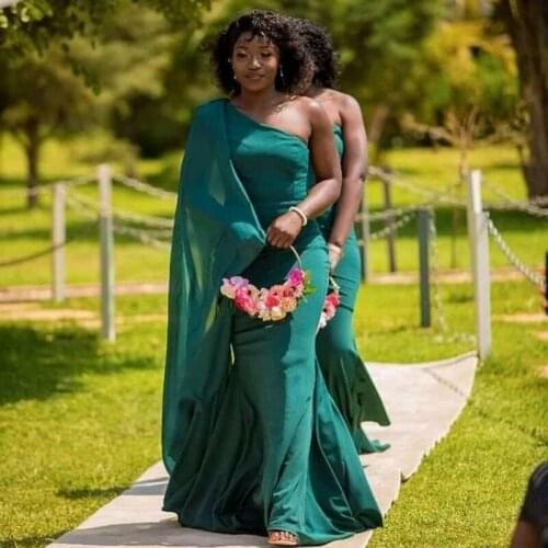 2021 African Black Girls Bridesmaid Dresses One Shoulder Long Shawl Mermaid Wedding Party Dress robe de soirée de mariage Custom