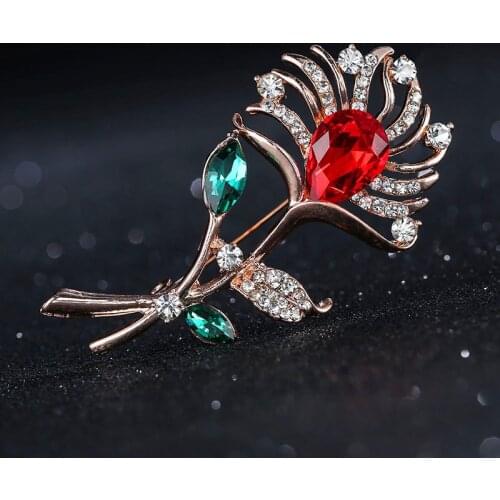 Vintage Luxury Elegant Big Red Crystal Flower Brooches Gold Color Alloy Rhinestone Brooch Lady Party Pins Birthday Wedding Gifts