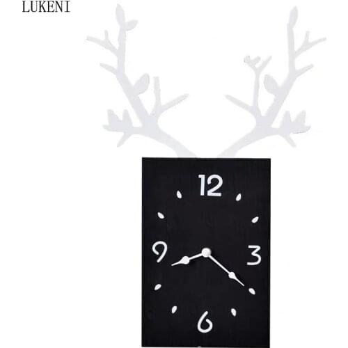 Nordic Light Luxury Living Room Wall Clock Creative Fashion Personality Clock Restaurant Decoration Clock Electronic Wall Clock