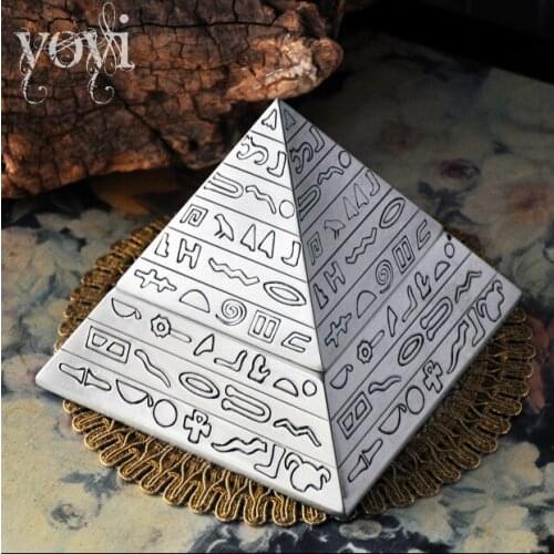 Russian retro Pyramid metal Egyptian fashion ashtray Home Furnishing living room decoration decoration gift
