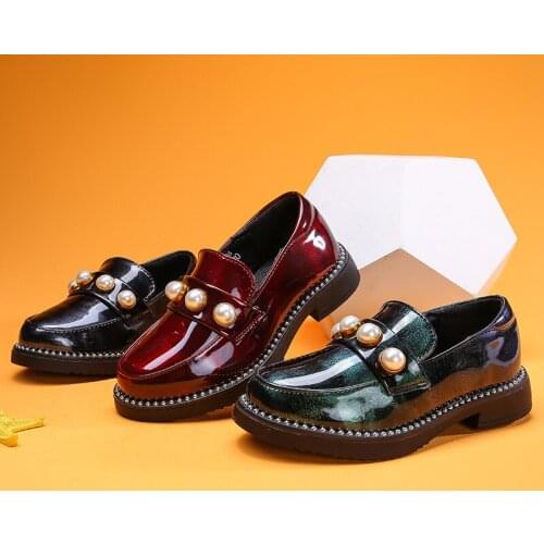 Childrens leather shoes 2021 spring and autumn girls small leather shoes students black bright leather school performance shoes