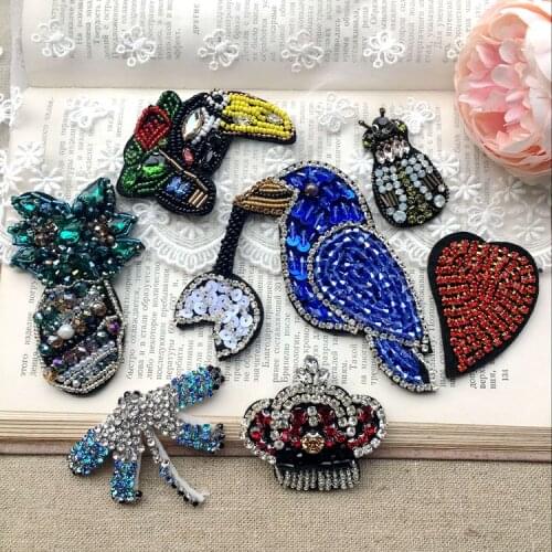 Hand-sewn bird insect rhinestone pineapple crown patch clothing brooch DIY sweater bag accessories