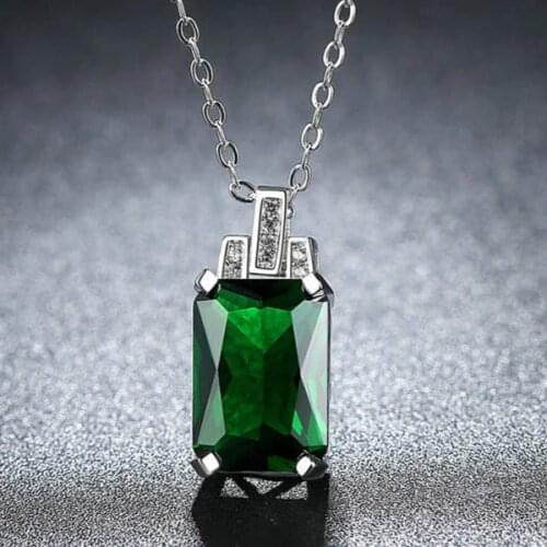 Green Square Zircon Ladies Necklace Crystal Glass Emerald Jewelry Charm Fashion Jewelry Chain Ladies Engagement Party Gift