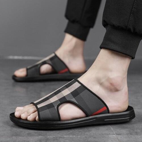 2021 Spring And Summer Leisure Mens Slippers Fashion Beach Sandals Mens Antiskid Outdoor Italian Style Luxury Brand Slippers