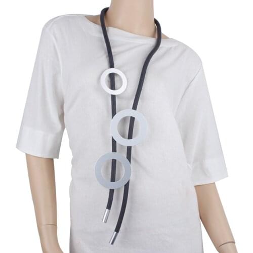 New Big Circle Pendant Necklace Women Handmade Matel Jewelry Rubber Necklaces Long Clothes Chain Statement Luxury Accessories