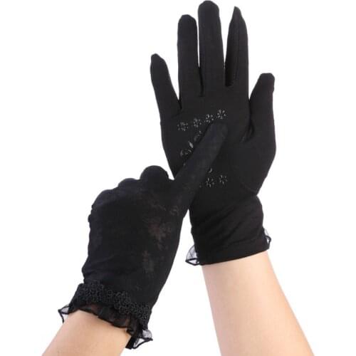 Fashion Ice Silk Female Gloves Lace Sexy Summer Women Driving Gloves UV Sunscreen Short Sun of Thin Touch Screen Lady Glove