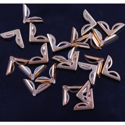 50PCS Gold Tone Metal Corner Protectors For Book Albums Menus DIY Handmade Crafts Sckrapbook Accessories 22.5x16x4.4mm Fit 3.5mm