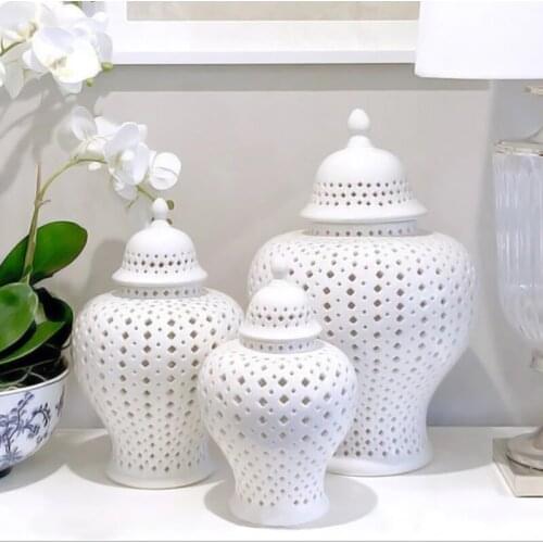 White Ceramic Hollow Vase General Jar with Lid Retro Crafts Storage Jar Room Flower Arrangement Flower Vase Home Decoration Gift