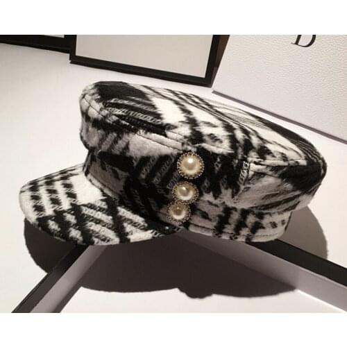 202021-shi autumn spring pearl button leisure classic plaid lady Octagonal hat women visors cap