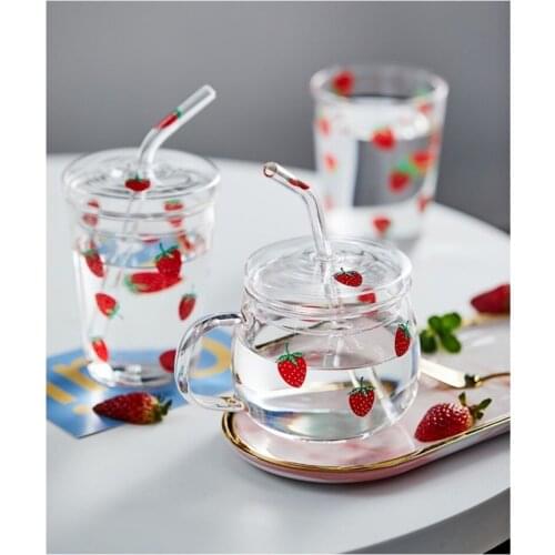 Creative Strawberry Pattern Little Diasy Water Cup with Matched Straws 300ml 350ml for Cold Drinks Ins Hot 2021