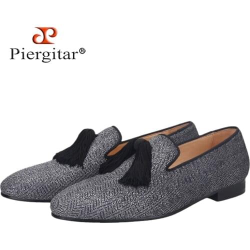 Piergitar New Gray Silver Glitter Fabric Men Moccasin Handmade Tassel Mens Loafers Classic British Style Smoking Slippers