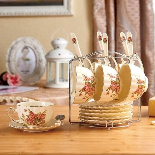 Creative European Porcelain Coffee Cups Set Bone China Coffeware Sets Chinese Wedding Tea Set Home Decoration Accessories