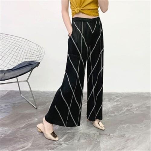 Miyake pleated wide leg pants 2021 summer new loose large size straight leg pants show leg straight casual pants women