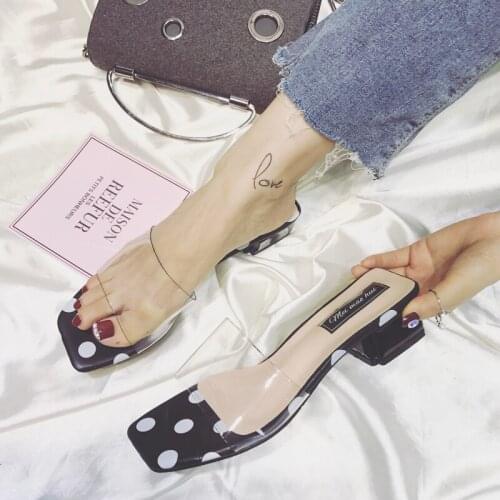 The Female Summer Outside Wears In With The Wave Point Cold Drag Side With The Black And White Dot Comfortable Transparent Shoes