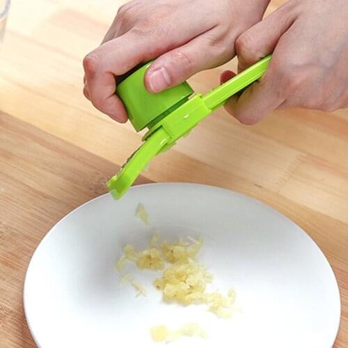 1PC Creative Garlic Presser Ginger Cutter Candy Color Grinding Tool Multi-function Magic Garlic Presses Cooking Gadgets Tool