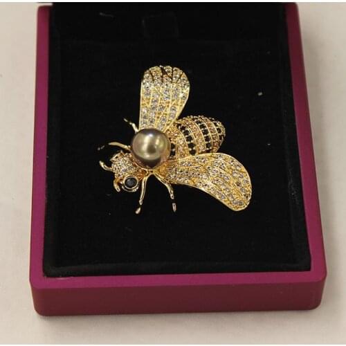 2018 corsage, deserve to act the role of sweater coat suits decorations pin lovely bee brooch female fashion and personality