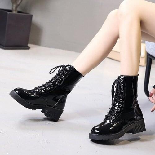 Short boots womens shoes 2021 new spring autumn net red mid-tube boots thick heel Martin boots pure black leather shoes women