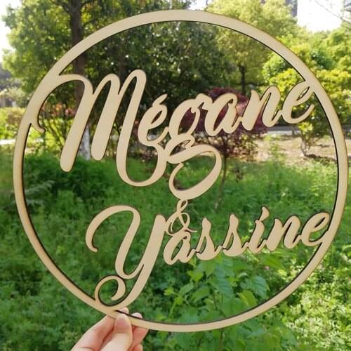 Custom Wedding Wooden Circle Sign Personalized Bride and Groom Name Wedding Photo Props Rustic Wedding Wall Decoration