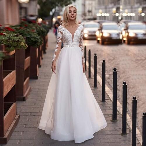 Modest Long Sleeves Wedding Dress Elegant V Neck Tulle Bohemian Lace Appliqued Wedding Gown A Line Design Bridal Dresses