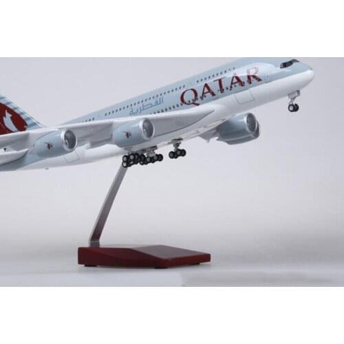 1/160 Scale 50.5CM Airplane Airbus A380 QATAR Airline Model W Light and Wheel Diecast Plastic Resin Plane Collection Decoration