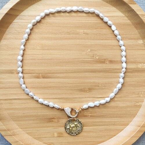 Irregular freshwater pearl necklace Gift for friends gold-color round pendant jewelry real pearls Collar banquet accessories
