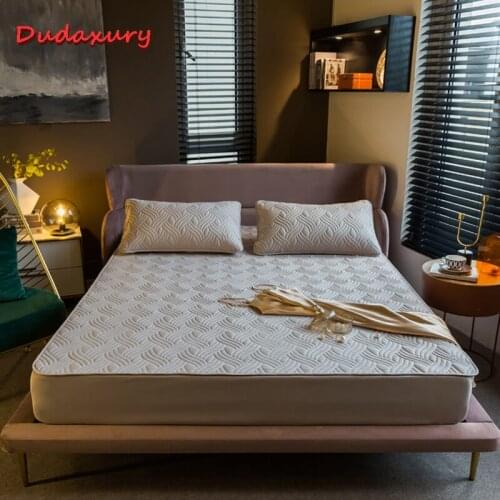 Dudaxury Quilted Embossed Mattress Cover Solid Color Washable Bed Cover Soft and Breathable Fitted Sheet Queen King Sheet