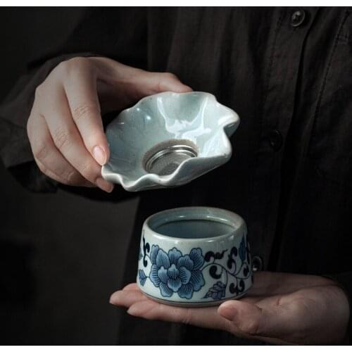 Ceramic Tea Funnel Handmade Retro Blue-and-White Tea Filtration Tea Funnel Tea Strainer Kung Fu Tea Ceremony Utensils Tea Filter
