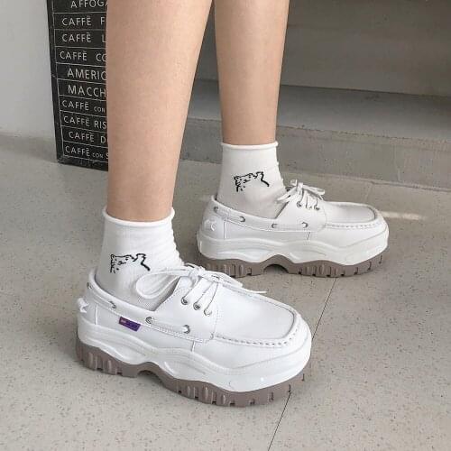 2021 spring and autumn new female Korean casual style fashion trend casual comfortable sneakers lace-up mesh