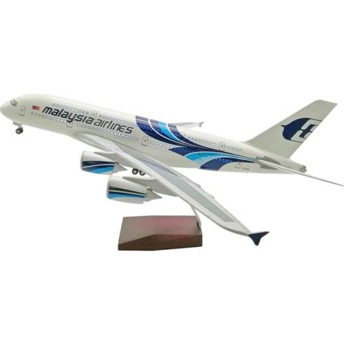 47cm Airbus A380 Malaysia Airlines Illuminated Landing Gear Simulation Aircraft Model Civil Aircraft Model