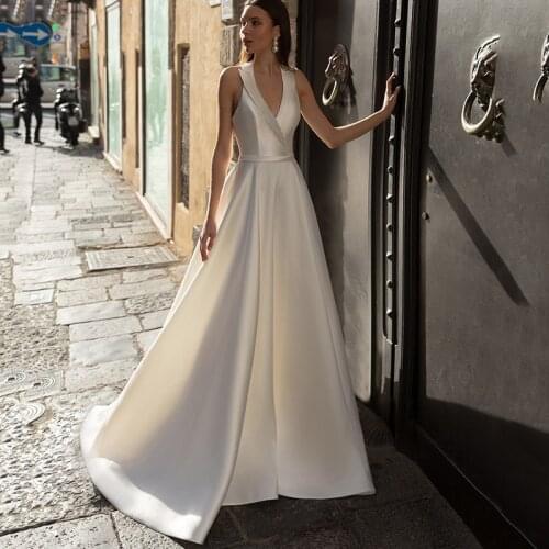 Eightree Simple Satin Wedding Dresses V Neck Sexy Backless Bride Dress 2021 Buttons Women Couture Cheap Wedding Gowns