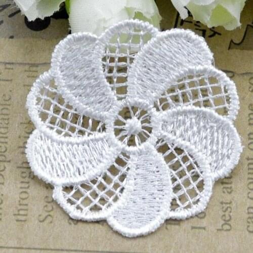 100Pieces Venise Lace Patch Applique Flower Sewing Trims DIY Craft Lace Accessories 48x48mm For Clothing Sew On Material