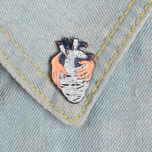 Organ Heart Collection Enamel Pin Hand Heart Punk Brooches Bags Lapel Custom Pin Badge Jewelry Gift For Friends Woman Men
