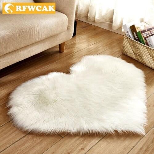 RFWECAK Love Heart Rugs Artificial Wool Warm Hairy Carpet For Living Room Bedroom Mat Seat Mat Fluffy Soft Home Textile Tapete