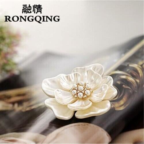 RONGQING Fashion Flower Shell Brooch For Women Multipurpose Brooch Pin Handmade Shell Pendant Charms Craft Diy Jewelry Making