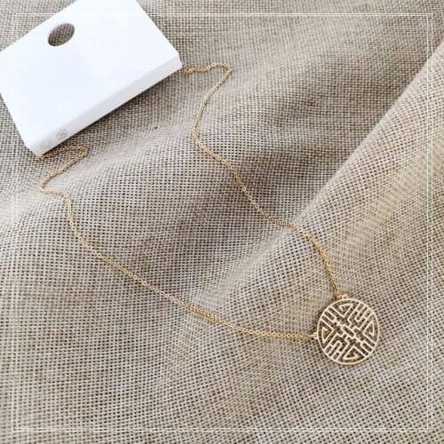 New Fashion Simple Chain Gold Color Alloy Hollow Round Pendant Necklace Jewelry Accessory Party Gift for Women