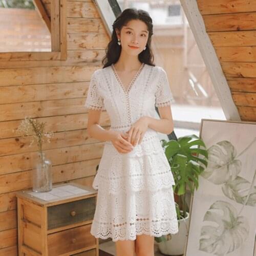 2020 Elegant Ruffles V-neck Short Sleeve White Lace Mini Party Dress Women High Quality Vacation Bohemian Beach Dress