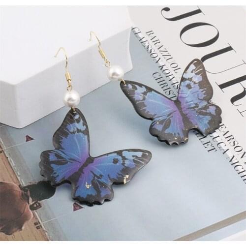 Need You Need Women's Gold Earrings