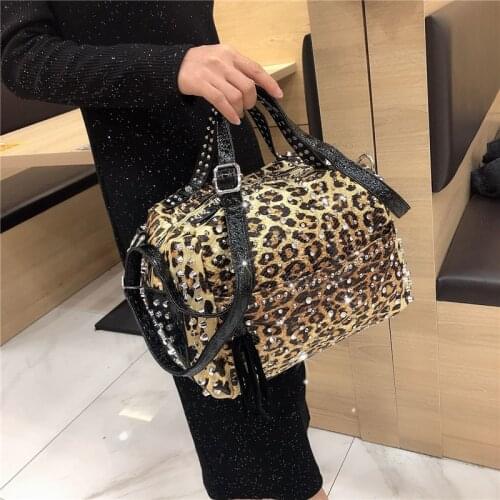 Women Totes Luxury Crystal Shoulder Bags Black Rivets Totes Women Leather Punk Handbags 2020 New Ladies Fashion Crossbody Bags