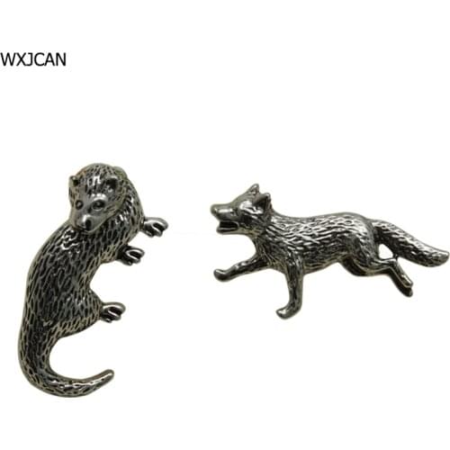 WXJCAN Small size otter wolf brooch pet Gun black alloy vintage brooch men women Collar bag shirt scarf decoration B5678