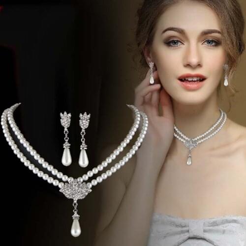 Fashion Pearl Necklace Earring Set Bracelet Bridal Jewelry Short Clavicle Necklace Engagement Accessories