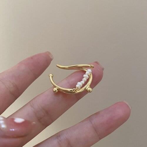 Charms Trendy Fashion Gold Baroque Pearl Ear Cuff Earrings for Women Ladies Fake Piercing Earcuff Clip On Earring Korean Jewelry