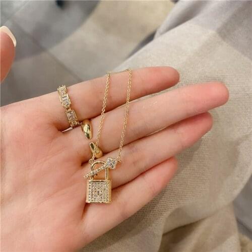 New womens copper-plated micro-inlaid zircon necklace wild key lock clavicle chain personality wild jewelry new 2021