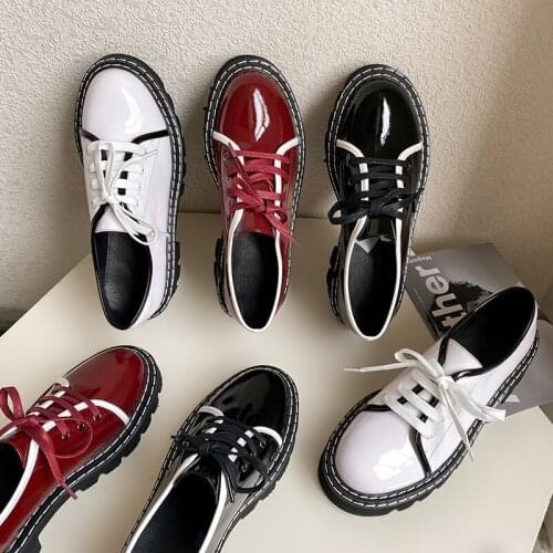 Spring/autumn 2021 Loafers Shoes Women Shoes Patent Leather Round Toe Lace-Up Chunky Heel All-match Fashion Retro Casual Shoes