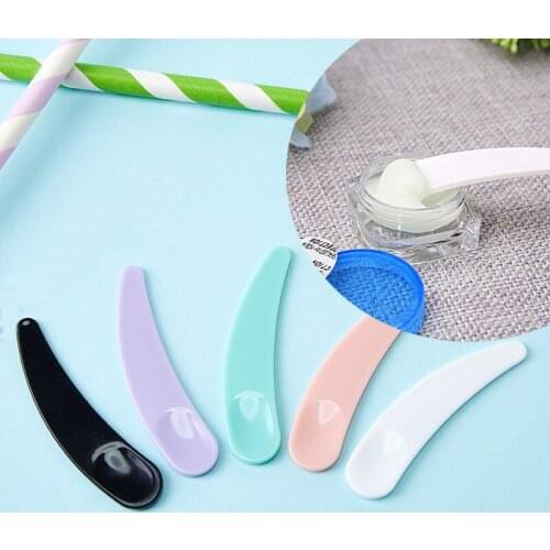 30PCS Plastic Cosmetic Mixing Spatula Makeup Mask Cream Spoon Disposable Curved Scoop Eye Cream Stick Make Up Beauty Tools Kits