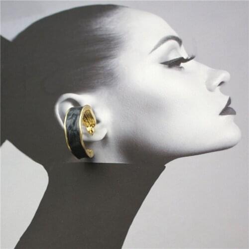 Custom 925 silver needle C-shaped earrings cold wind dark blue handmade oil dripping alloy earrings Qingdao factory